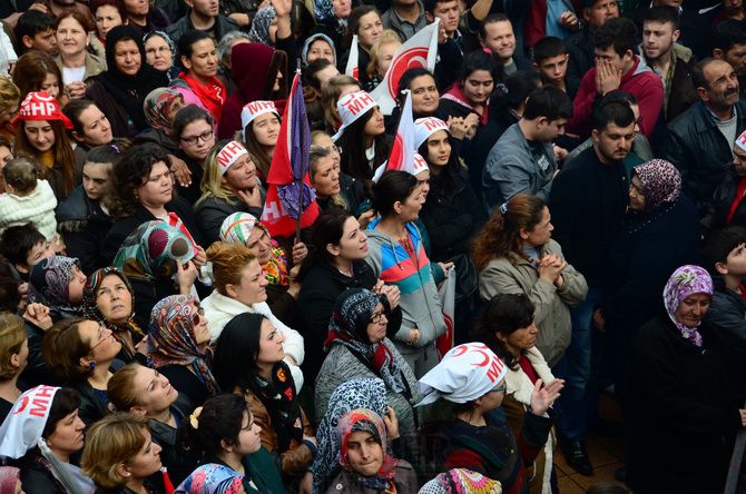 MHP LİDERi DEVLET BAHÇELİ AKHİSARLILAR İLE BULUŞTU